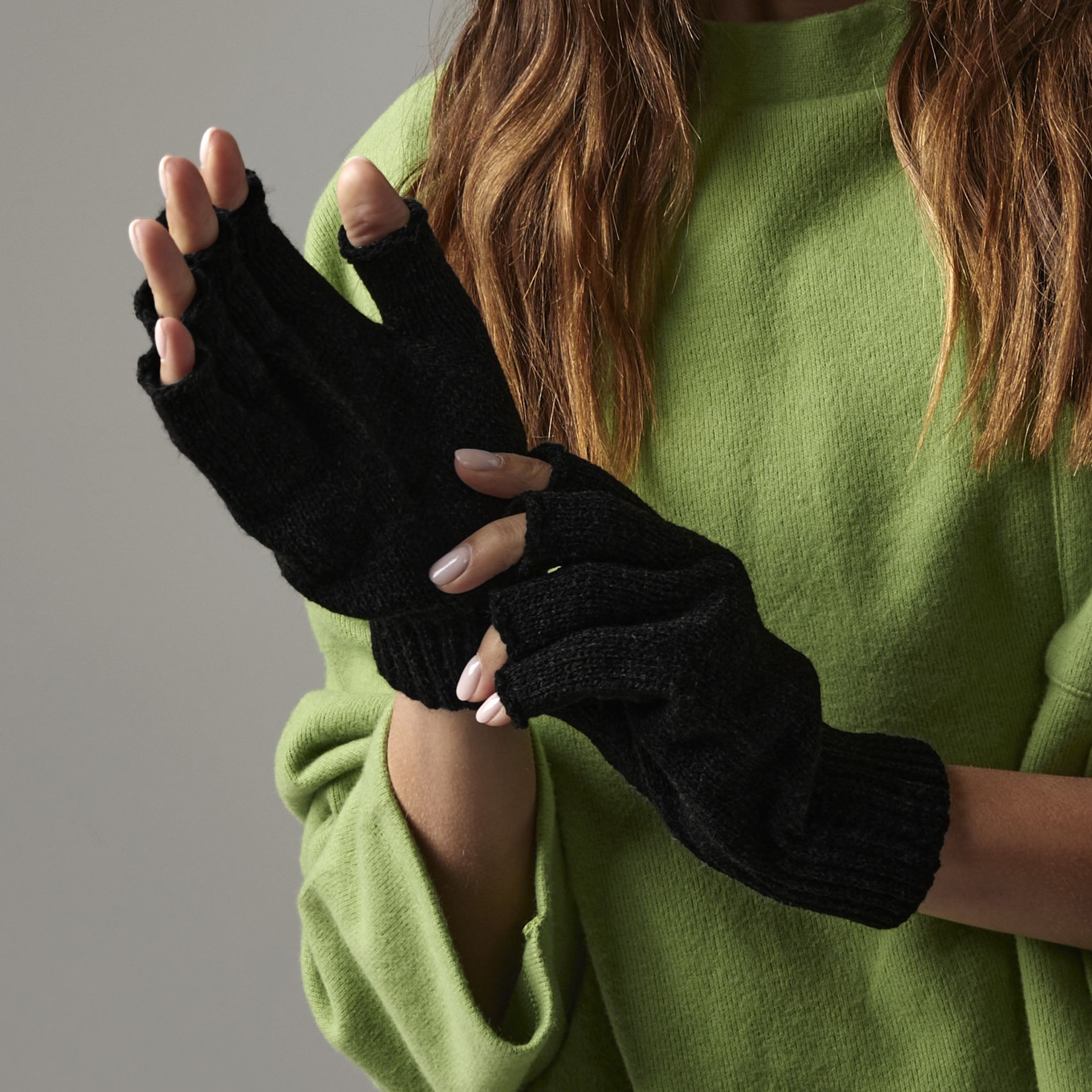 FINGERLESS GLOVES